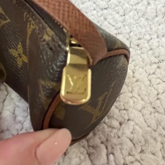 Authentic Louis Vuitton Mini Papillon Monogram Handbag with Strap - Picture 5 of 11